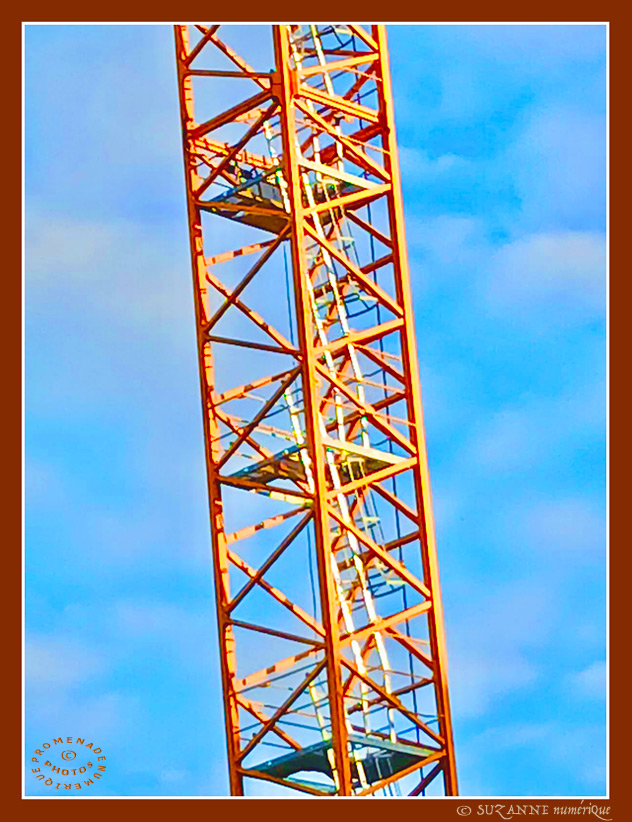 � SUZANNE | GRUE_DE_CHANTIER_9da2