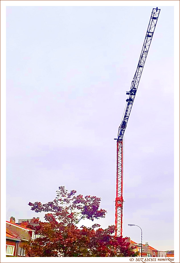 © SUZANNE | GRUE_DE_CHANTIER_RUE_fc7bed © SUZANNE | GRUE_DE_CHANTIER_RUE_fc7bed
